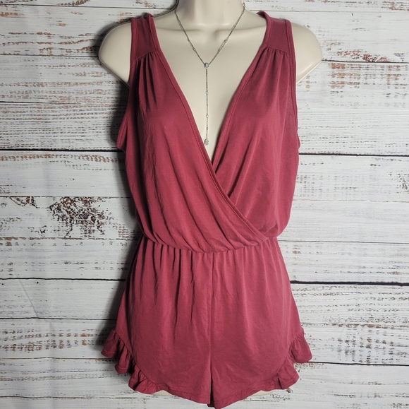 "Isla" cute ruffled romper - Picture 1 of 4